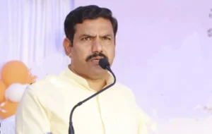 ರಿಯಲ್ ಎಸ್ಟೇಟ್ ಬಿಟ್ಟು ಜನರ ಸಮಸ್ಯೆ ಕಡೆ ಗಮನ ಹರಿಸಿ; ಸಿಎಂಗೆ ವಿಜಯೇಂದ್ರ ತರಾಟೆ